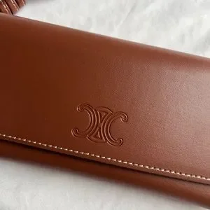 小物 CELINE CELINE 思琳TRIOMPHE 小水桶包黃褐色| 歐系精品包/配件| Yahoo
